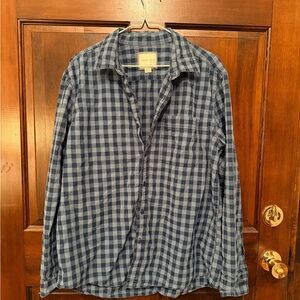 American Eagle Super Soft Button Down Large